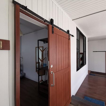 A Pousada Liaw Base House Banguecoque Exterior foto